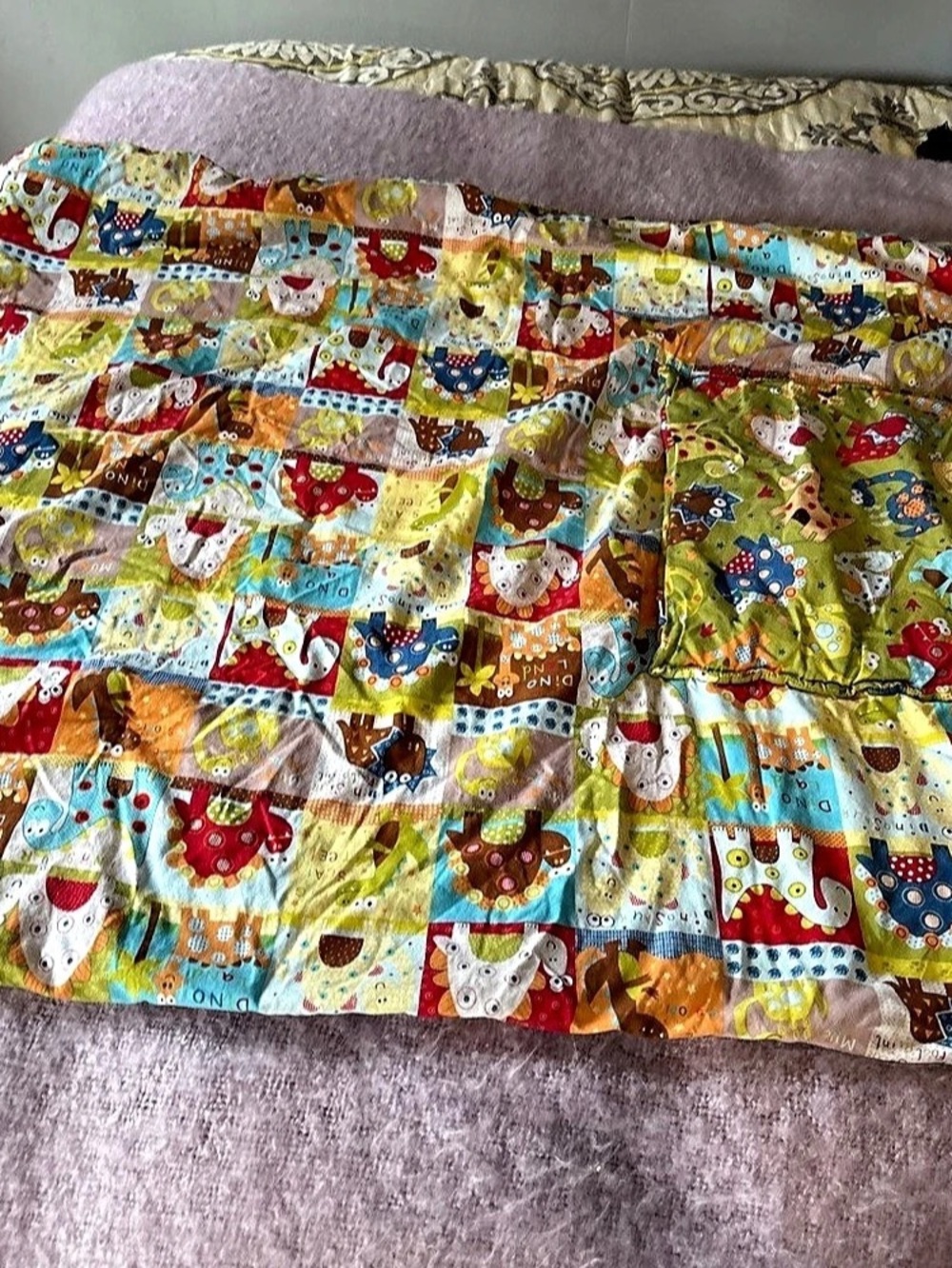 Animal Print baby blanket in Green & Multicolor